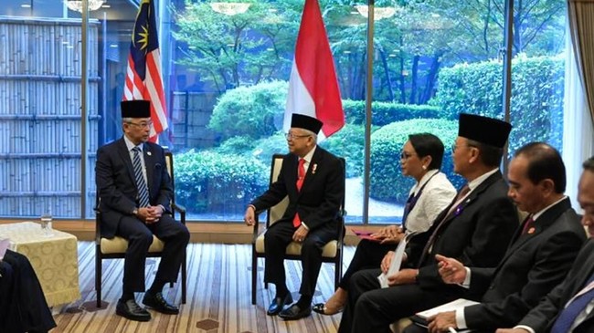 Wapres Ma'ruf Amin bertemu dengan Raja Malaysia Yang di-Pertuan Agong XVI sebelum menghadiri penobatan Kaisar Jepang, Naruhito, di Tokyo pada Selasa (22/10).