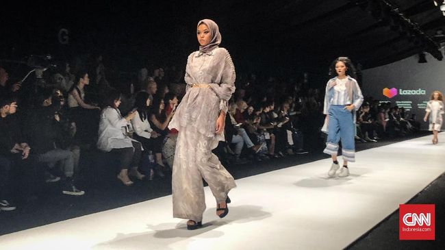 Koleksi busana sederet desainer seperti Peggy Hartanti, Sean Sheila, Danjyo Hiyoji, Jenahara, dan masih banyak lagi bakal mewarnai Jakarta Fashion Week 2020.