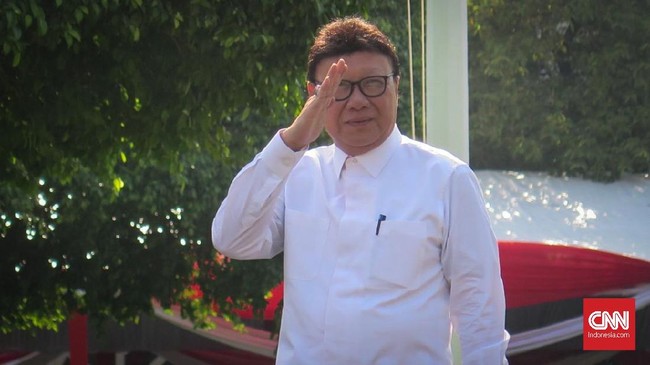 Menurut Tjahjo, tawaran untuk kembali menjadi menteri itu ia terima karena ia dalam kondisi sehat dan siap mengikuti program prioritas Jokowi dan Ma'ruf Amin.