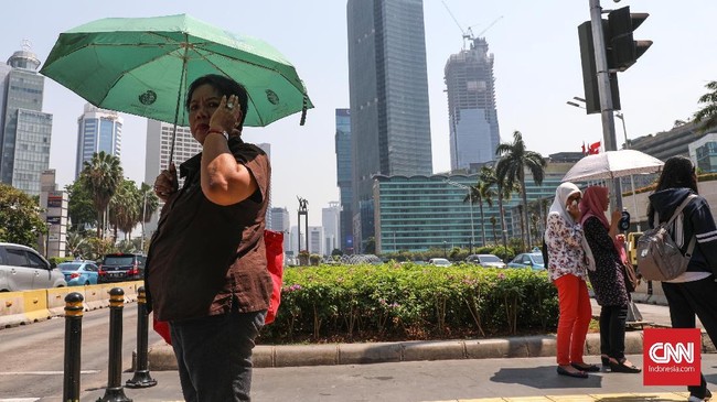 Apa sebetulnya penyebab cuaca panas di Indonesia dalam beberapa waktu terakhir? Simak penjelasan BMKG di sini.