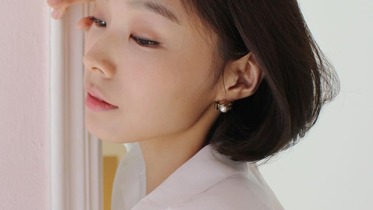 Pesona Go Sohyun, Wanita yang 'Ditaksir' Seluruh Anggota BTS Go Sohyun pernah menjadi model dalam video klip BTS berjudul Boys In Luv. Ia membuat iri para ARMY karena menjadi rebutan anggota BTS. Penasaran?