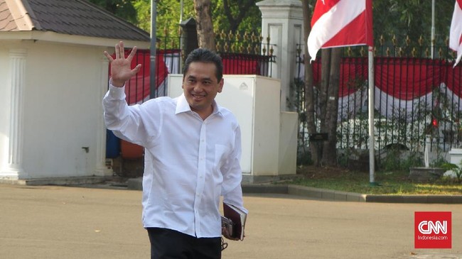 Politikus PKB Agus Suparmanto mengaku ditugaskan Presiden Jokowi untuk masuk dalam kabinet kerja dan membantu meningkatkan kinerja komoditas dan devisa.