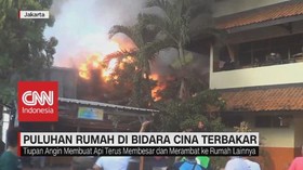 VIDEO: Puluhan Rumah di Bidara Cina Terbakar