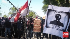 Mahasiswa Kendari Kembali Demo, Dua Aparat Kena Pukul