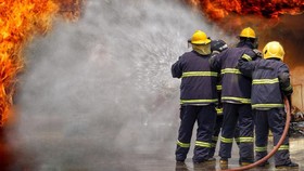 Gedung Parlemen Afrika Selatan di Cape Town Terbakar