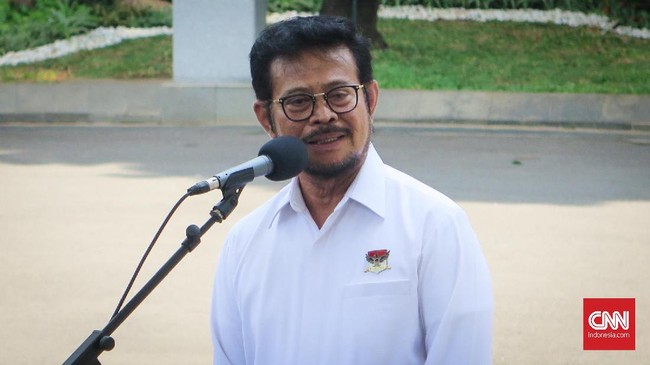 Pegawai Kementan membocorkan pesan Mentan Syahrul Yasin Limpo di tengah isu korupsi yang menyeretnya; fokus kerja meski politisi NasDem tak jadi menteri lagi.