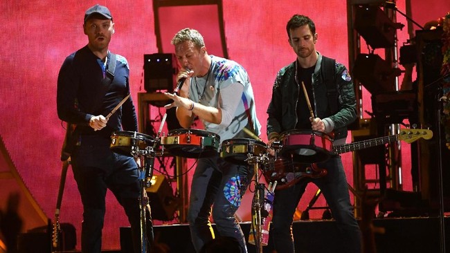 Coldplay tambah jadwal konser di Bangkok, Thailand. Chris Martin Cs dipastikan bakal konser di Bangkok pada 3 dan 4 Februari 2024.