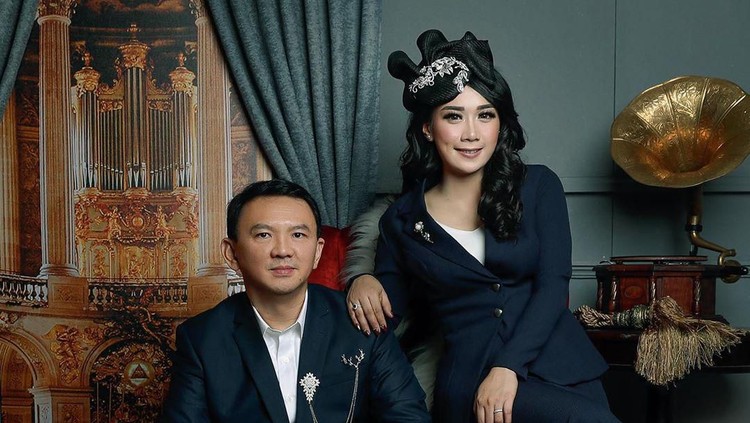 Simak kisah cinta Ahok-Puput yang bermula dari balik jeruji penjara hingga sebentar lagi menyambut anak pertama.
