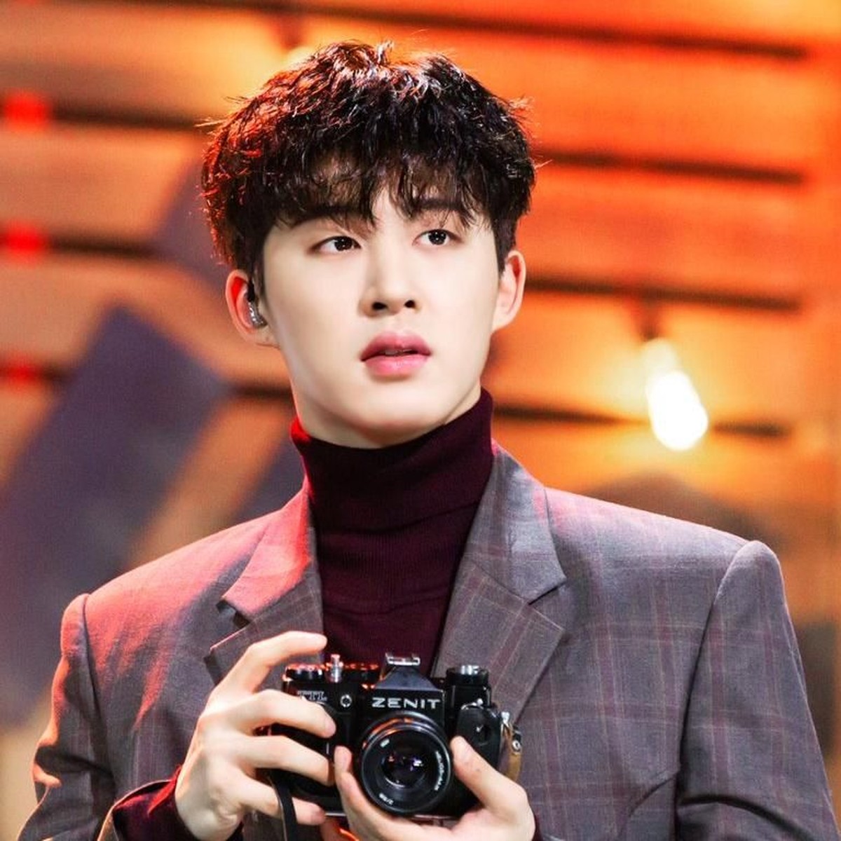 Melihat kembali potret tampan Kim Han Bin atau B&period;I eks iKON yang membuat penggemarnya semakin rindu&period;