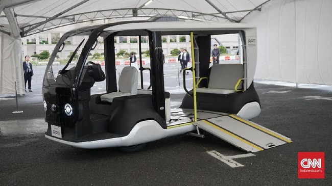 Toyota menyetop penggunaan kendaraan kemudi otomatis di kampung Paralympic Games Tokyo usai insiden tabrakan dengan salah satu atlet.