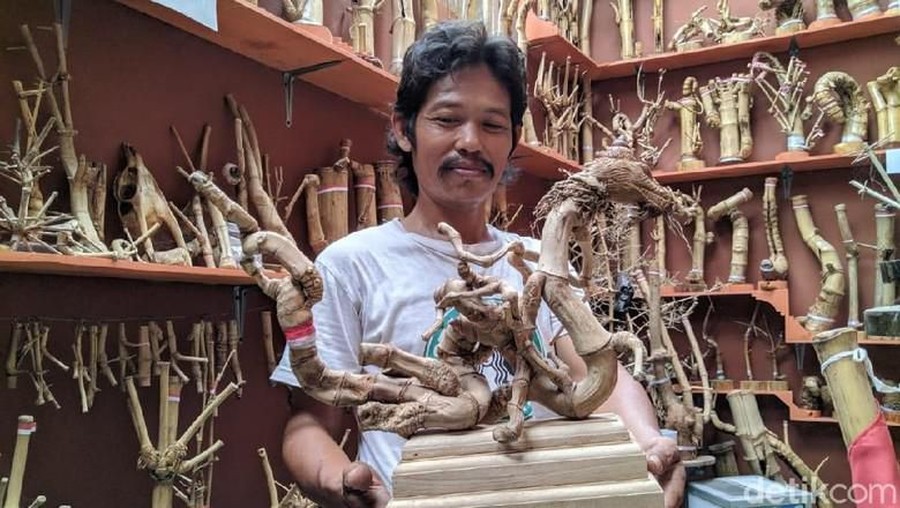 Bambu Petuk sudah lama menjadi misteri. Bambu tersebut banyak diperbincangan lantaran memiliki kekuatan magis dan sering dihuni makhluk halus.