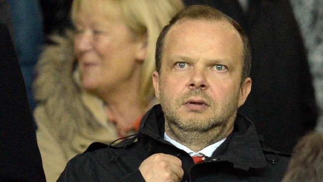 Bos Manchester United, Ed Woodward, membantah spekulasi yang menyebutkan dirinya membentak bek Setan Merah, Phil Jones.