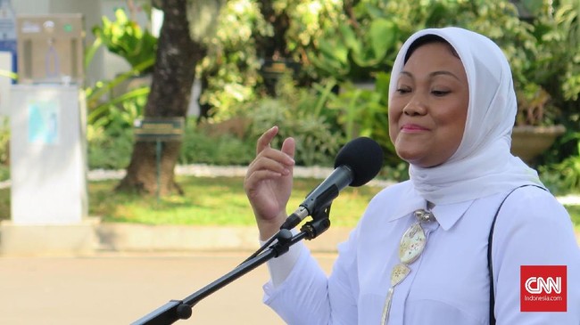 Menteri Ketenagakerjaan Ida Fauziyah menjamin upah minimum 2024 naik.