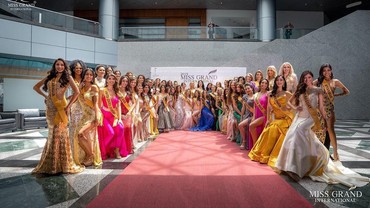 img-title Gemas, Finalis Miss Grand International Joget Entah Apa Yang Merasukimu