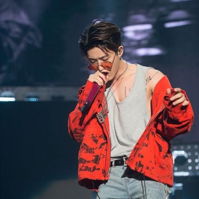 7 Potret Ketampanan B.I eks iKON yang Bikin Fans Makin Rindu Melihat kembali potret tampan Kim Han Bin atau B.I eks iKON yang membuat penggemarnya semakin rindu.