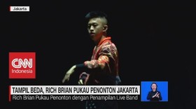 VIDEO: Tampil Beda, Rich Brian Pukau Penonton Jakarta