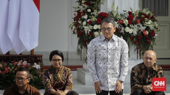 Menteri BUMN Temui Menteri ESDM Tingkatkan Sinergi Menteri BUMN Erick Thohir menemui Menteri ESDM Arifin Tasrif membahas pengelolaan energi. Pertemuan berlangsung sejam di Kementerian ESDM, Selasa (29/10).