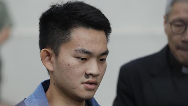 Tersangka Pembunuhan Pemicu Demo Hong Kong Bebas Seorang warga Hong Kong tersangka kasus pembunuhan di Taiwan, Chan Tong-kai, bebas dari penjara terkait kasus pencucian uang.