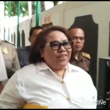 Usai Sidang Kasus Narkoba, Nunung Nyaris Pingsan