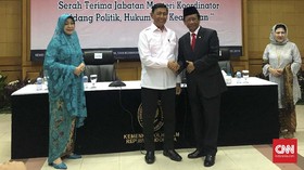 Sertijab dengan Mahfud, Wiranto Bersyukur Isu Penusukan Redup