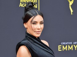 Mau Seperti Mayweather Vs Logan Paul, Juara UFC Colek Kim Kardashian