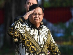 Jadi Menteri Pertahanan, Batik Prabowo Ungkap Simbol Pantang Menyerah
