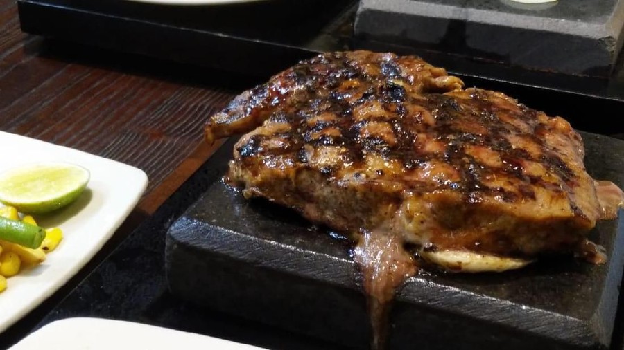 Duo Makan memilih berburu kuliner di kawasan Kelapa Gading.