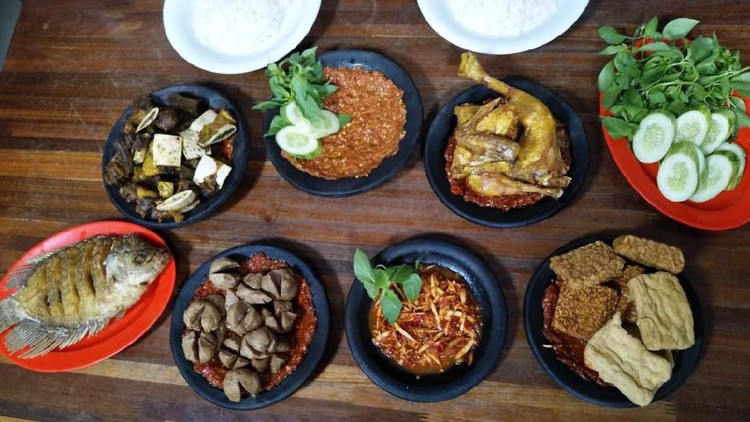 Mau makan enak dan enggak bikin deg-degan di kantong? Simak ulasan kuliner berikut yuk!