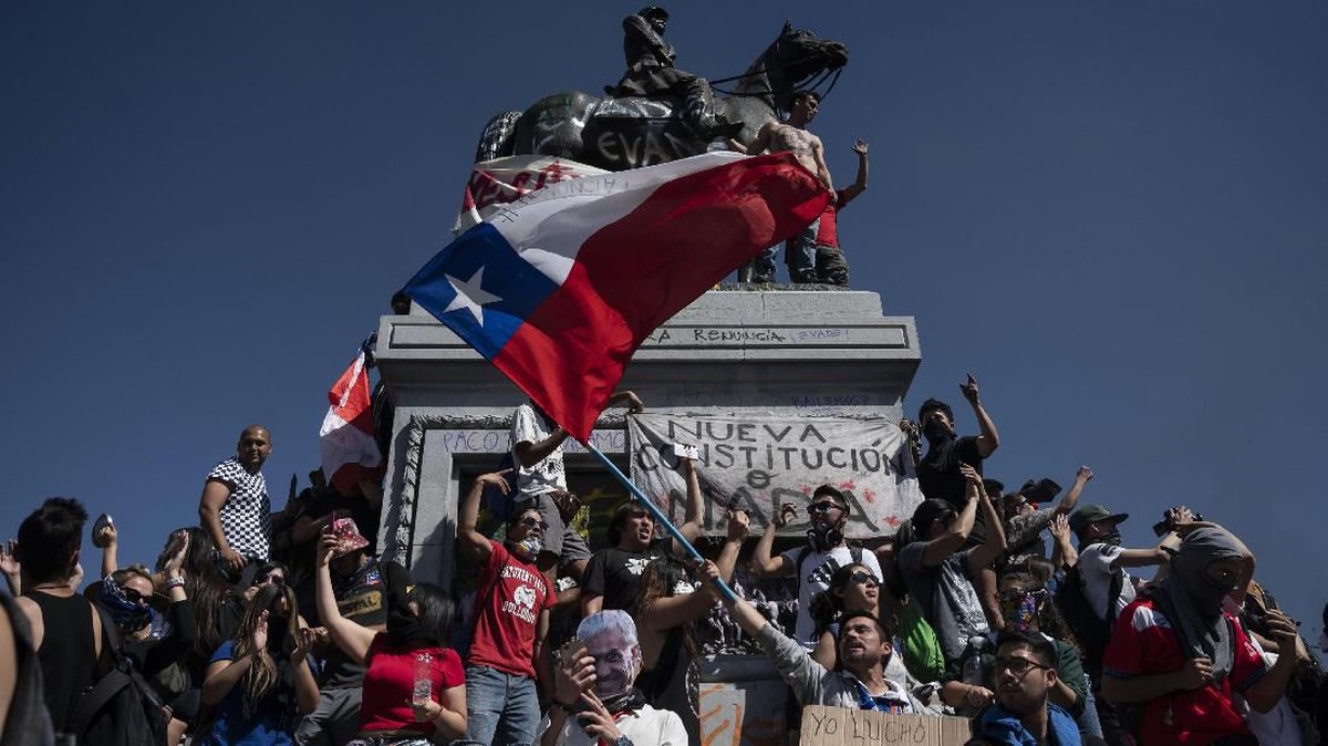 FOTO: Unjuk Rasa Bikin Chile Membara