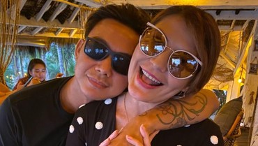 Tamara Bleszynski Kembali Pamer Foto Bareng Berondong, Pacaran?