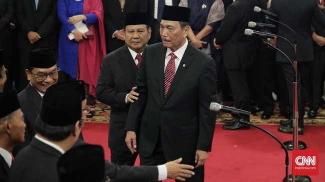 Dandhy Laksono menyebut Indonesia memasuki Orde Oligarki, Haris Azhar tidak kaget karena menilai Jokowi dan Prabowo sama-sama suka membohongi pendukungnya.