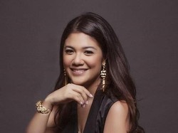 Anggunnya Istri Nadiem Makarim Berkebaya Putih di Pelantikan Menteri