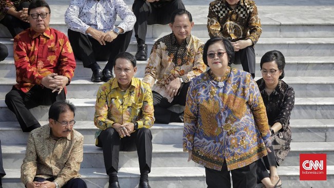 Pada agenda rapat sebelumnya, Menteri LHK Siti Nurbaya Bakar tak hadir di istana. Dia kala itu diwakili Wamen LHK Alue Dohong.