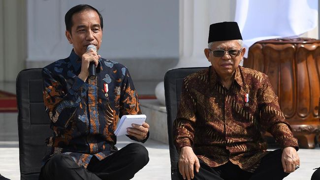 Presiden Jokowi menyatakan tak ada target 100 hari kerja karena pemerintahannya kali ini merupakan lanjutan dari program kerja periode sebelumnya.