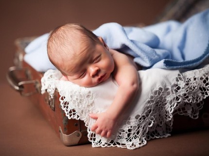 15 Inspirasi Nama Bayi Laki-laki Awalan R Bermakna Matahari