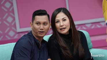 Resmi Menikah, Emma Waroka Ceritakan Awal Pertemuan dengan Suami