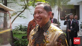Menteri Tito Cek Pelayanan Pemda Papua Usai Kerusuhan