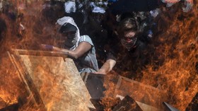 FOTO: Unjuk Rasa Bikin Chile Membara