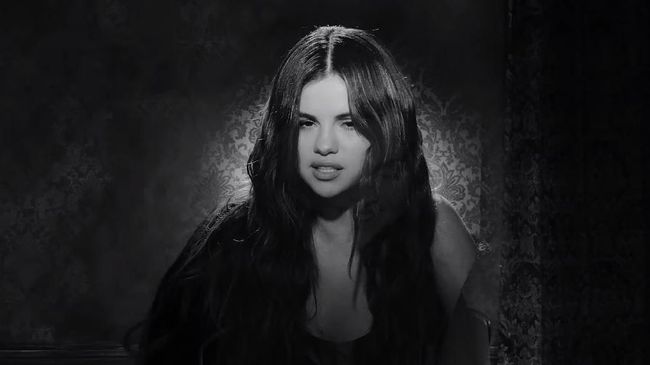 Musisi Selena Gomez bekerja sama dengan produser serial Stranger Things, Shawn Levy, untuk menggarap film horor bertajuk Dollhouse.