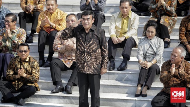 Pengamat menilai wajar protes Muhammadiyah soal Menag dan Mendikbud, karena pucuk pimpinan kementerian itu kerap diisi oleh wakil Muhammadiyah dan NU.