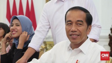 Beberapa teman kuliah Presiden Joko Widodo di Universitas Gadjah Mada (UGM) menceritakan pengalamannya saat bertemu kembali di Yogyakarta pada Minggu (16/10).