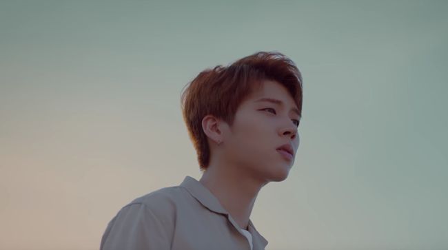 Salah satu vokalis utama INFINITE, Nam Woohyun resmi memulai masa wajib militer pada Kamis (24/10). Ia akan ditempatkan sebagai pekerja layanan publik.