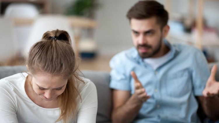 4 Tipe Pria Tak Disuka Wanita, Semoga Ayah Bukan Salah Satunya Ada sifat-sifat pria yang tidak disukai wanita dan ini bisa berakibat fatal dalam sebuah hubungan. Semoga ayah bukan salah satunya ya, Bun.