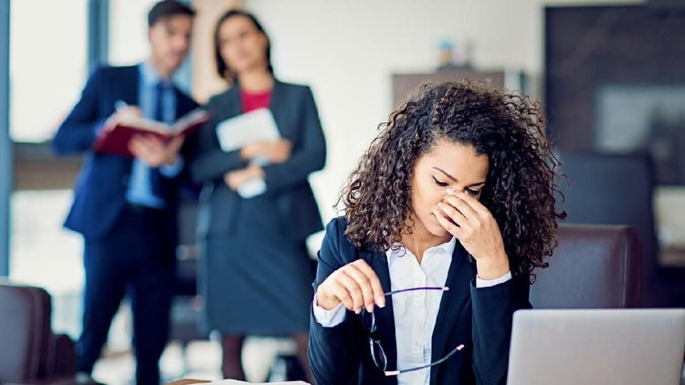 Ilustrasi konflik di kantor Burnout businesswoman under pressure in the office