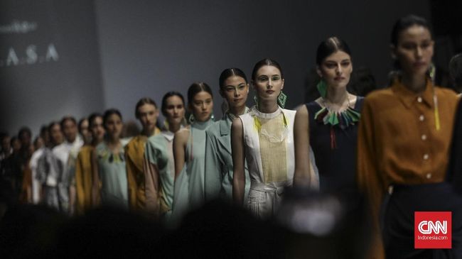 'Masa' tak ubahnya perjalanan dari waktu ke waktu. Empat desainer menerjemahkan 'Masa' ke dalam koleksi busana pada ajang Jakarta Fashion Week (JFW) 2020.
