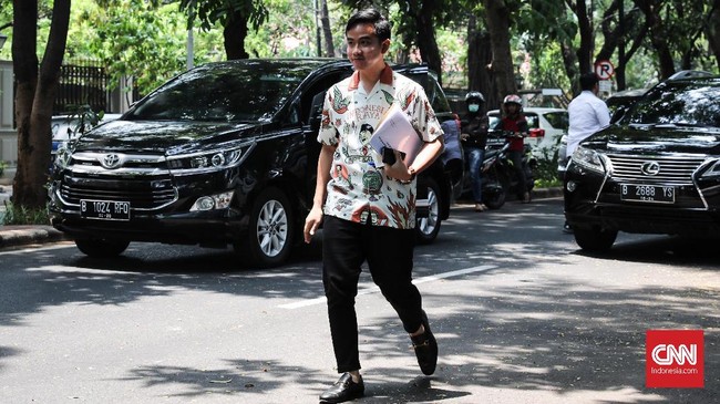 Walkot Solo, Gibran Rakabuming, mengaku merespons santai soal berbagai olokan yang kerap dialamatkan kepada bapaknya, Jokowi.