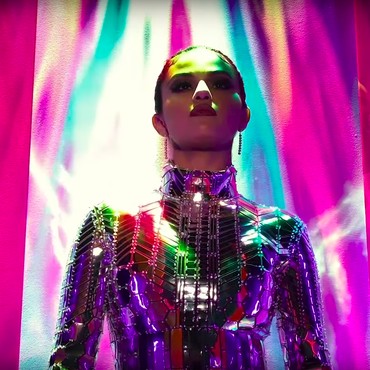 Lirik Lagu Look At Her Now - Selena Gomez