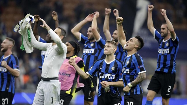 Inter Milan memiliki momen tepat untuk menyalip Juventus di klasemen Liga Italia saat bersua rival sekota, AC Milan.