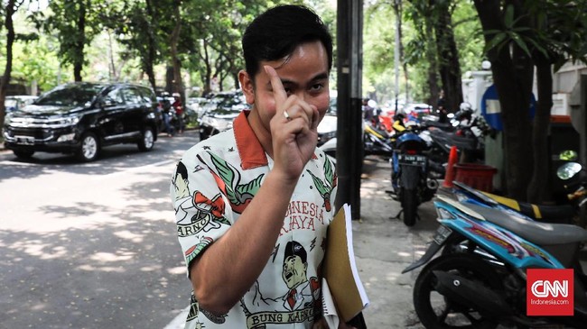 Peta politik Gibran di Bursa Calon Gubernur Jawa Tengah dan DKI Jakarta Sejumlah pakar membaca peta politik pertempuran Pilkada 2024 di Jakarta dan Jawa Tengah usai Gibran putra Jokowi siap jadi calon gubernur.