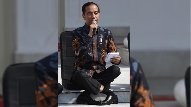 Gaya duduk silang kaki Jokowi saat perkenalan menteri baru yang viral diakuinya bukan hasil dari yoga, seperti yang diduga banyak netizen.